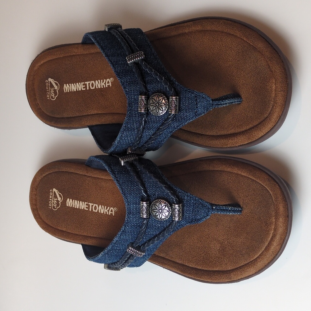 Minnetonka Silverthorne 360 Blue Denim Embellished Comfort Sandals Women's 8